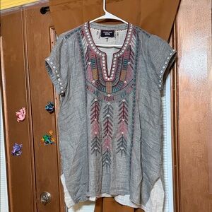 Johnny Was tunic, size medium. Amazing embroidery